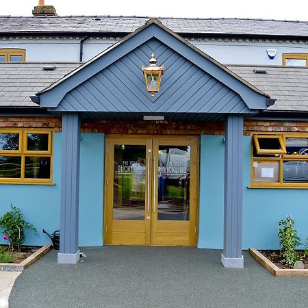 The Ugly Duckling Acomodação com café da manhã Telford Exterior foto